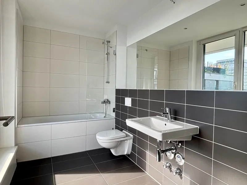 Neubauwohnung mit 2 Terrassen, EBK und Gäste-WC in Berlin-Mitte — photo 1